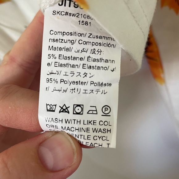 💫 HOST PICK 💫 Allover Sunflower Print Twist Front Sweatshirt. - Picture 5 of 7